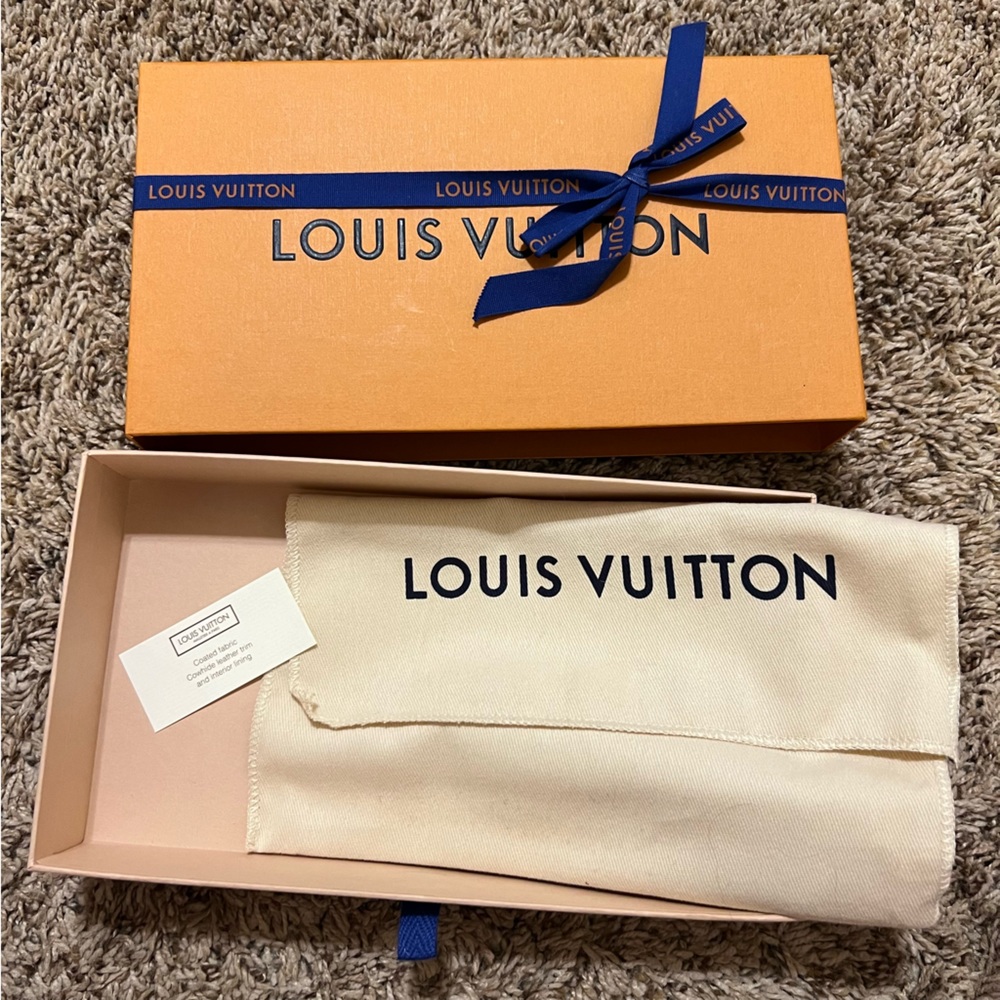 Louis Vuitton wallet box